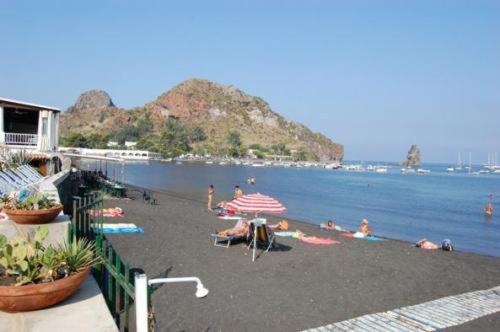 Hotel Conti Vulcano  Esterno foto