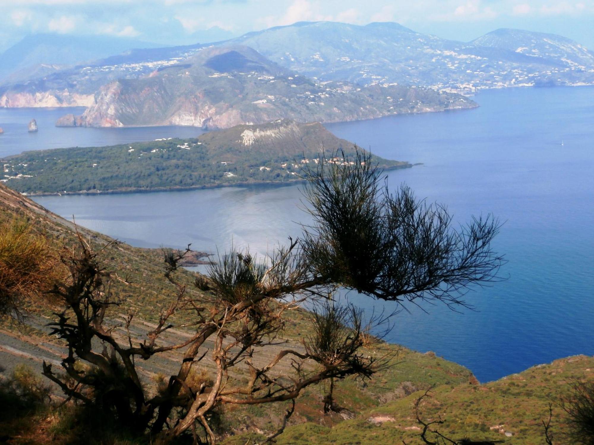 Hotel Conti Vulcano  Esterno foto