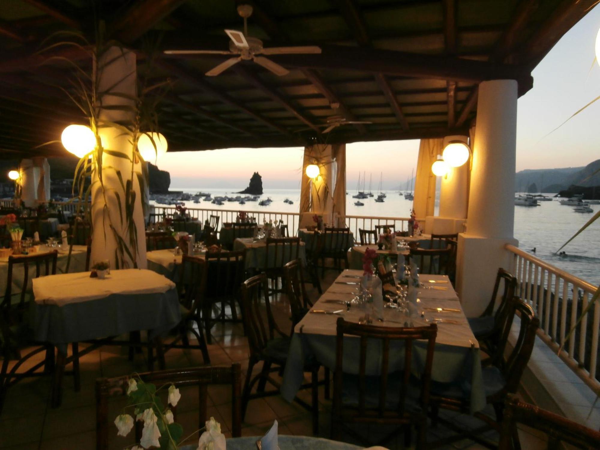 Hotel Conti Vulcano  Esterno foto