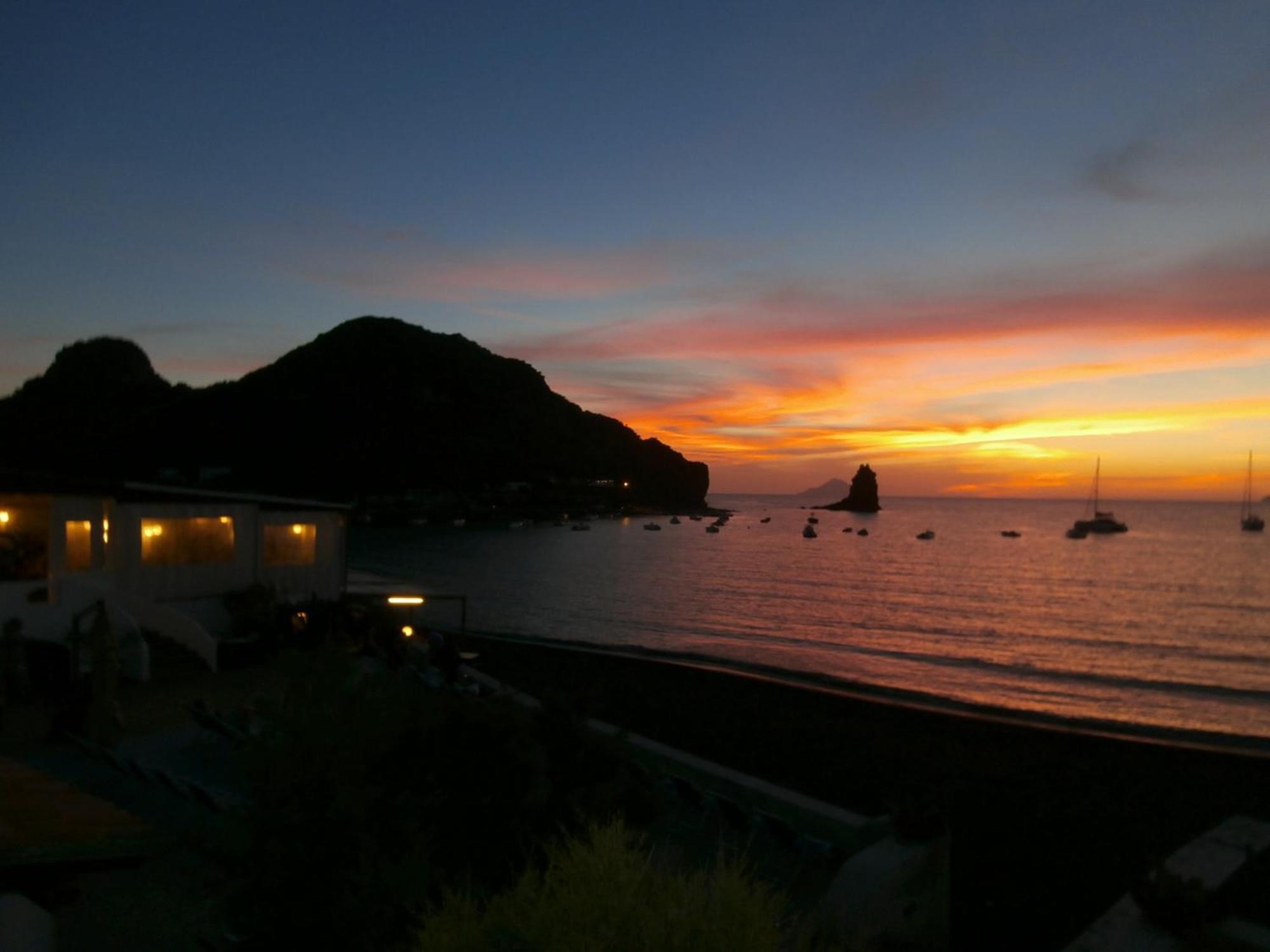 Hotel Conti Vulcano  Esterno foto